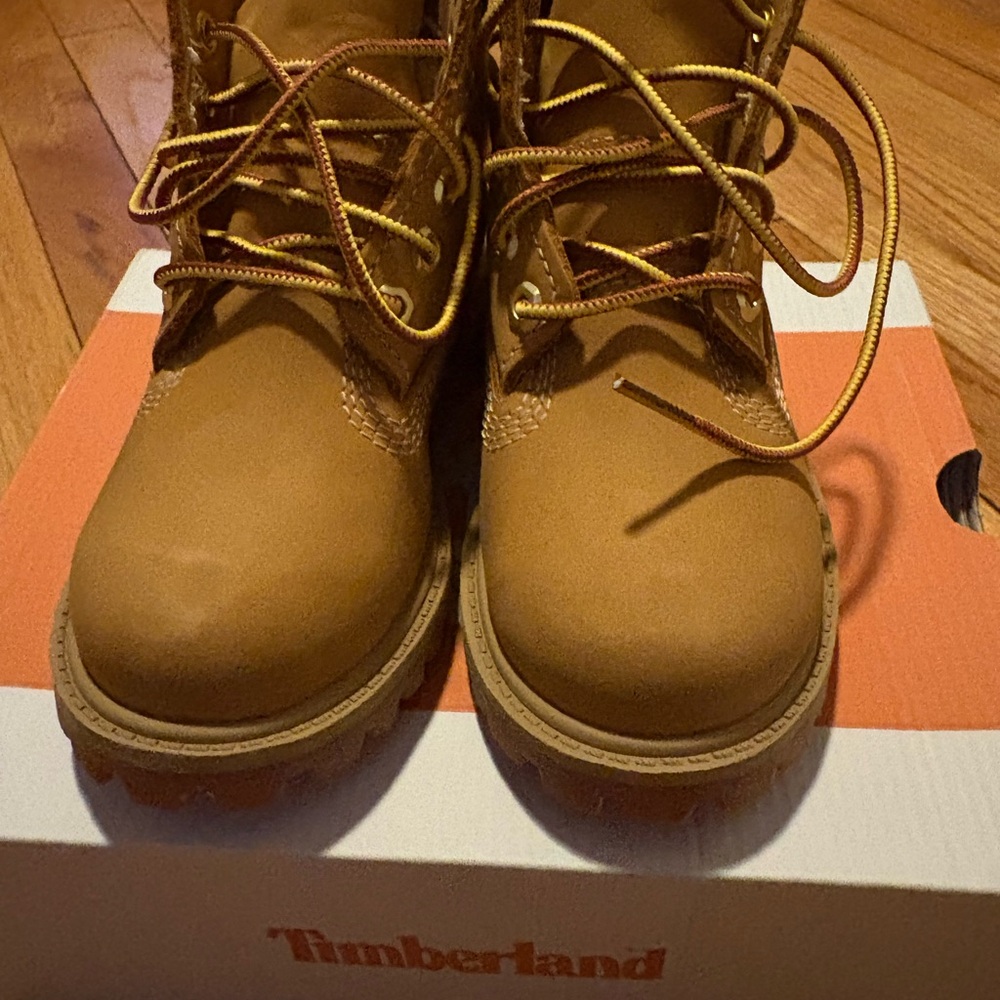 Timberland Tan Lace-Up Boots
